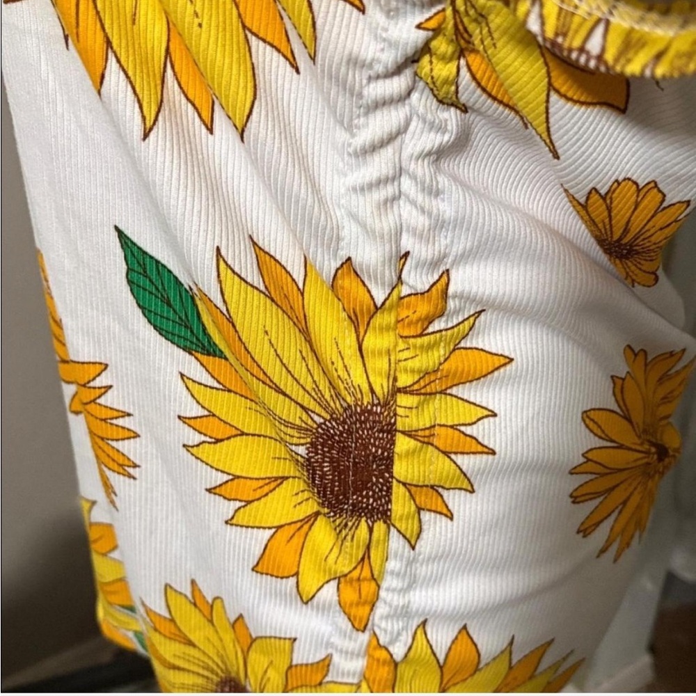 Jolie&Joy |Sunflower Top - Picture 4 of 6